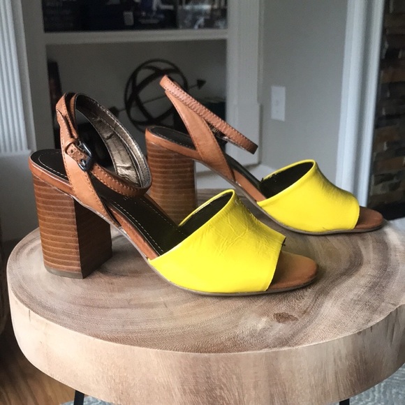 Beautiful leather stacked heel-NWT! - Picture 1 of 7